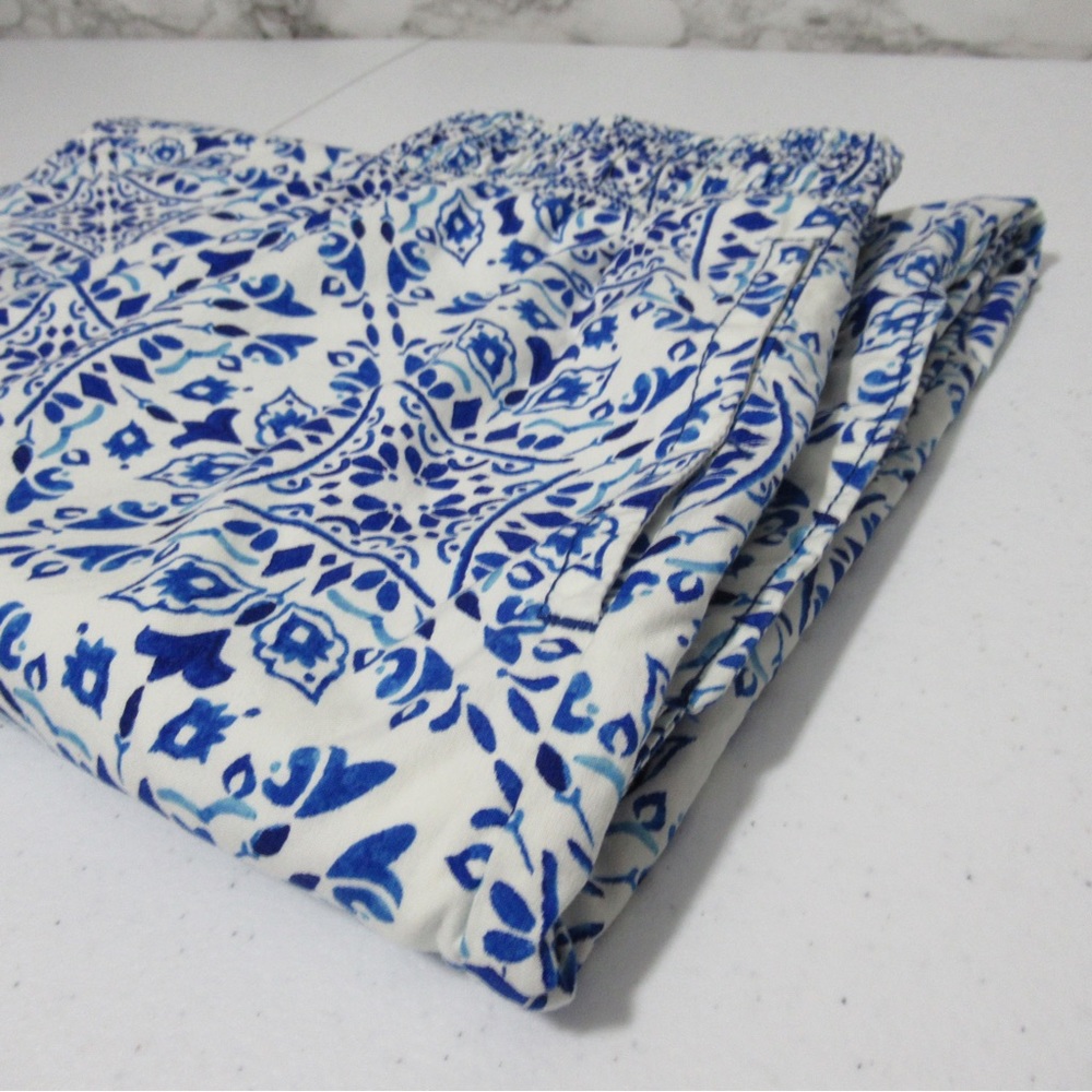 Maeve by Anthropologie Wide Leg Cropped Blue and White Printed Pants Size Small - Picture 16 of 17